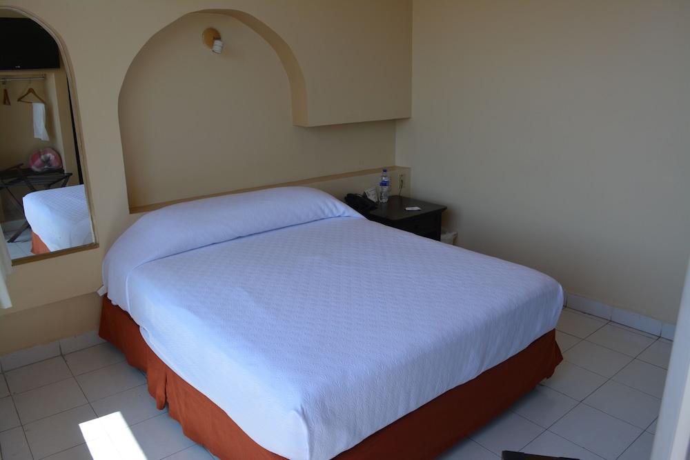 Hotel Del Parque 卡门城 外观 照片