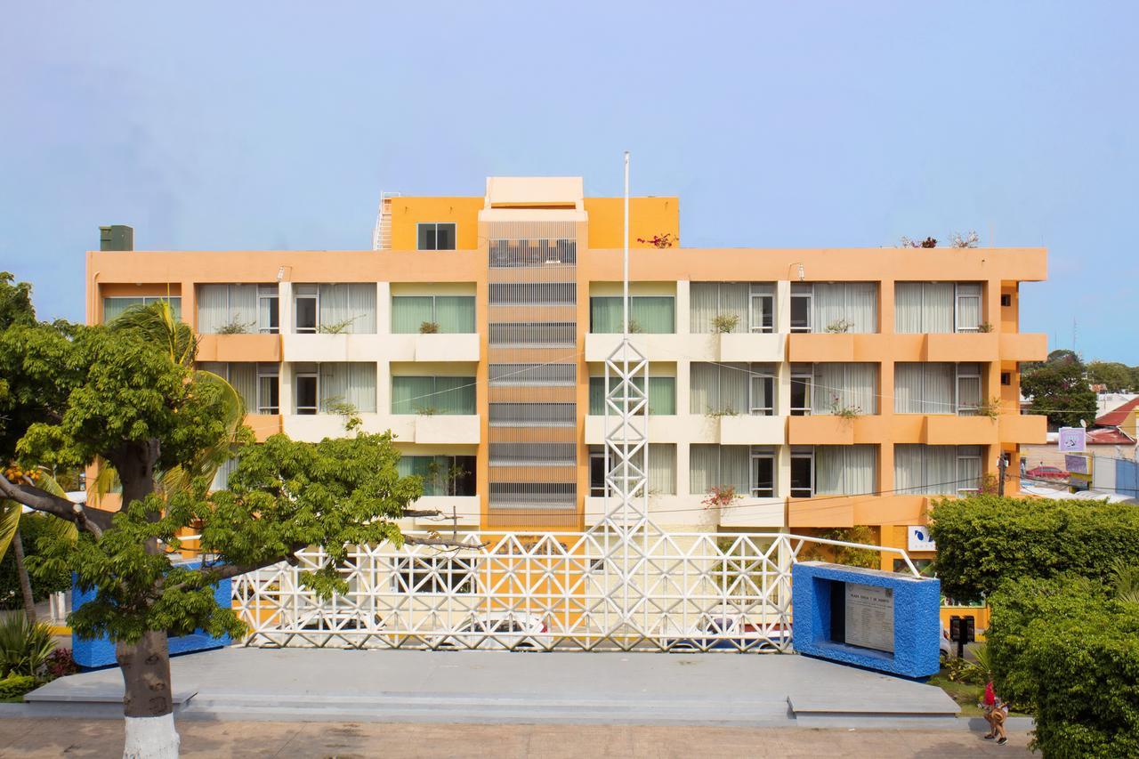 Hotel Del Parque 卡门城 外观 照片